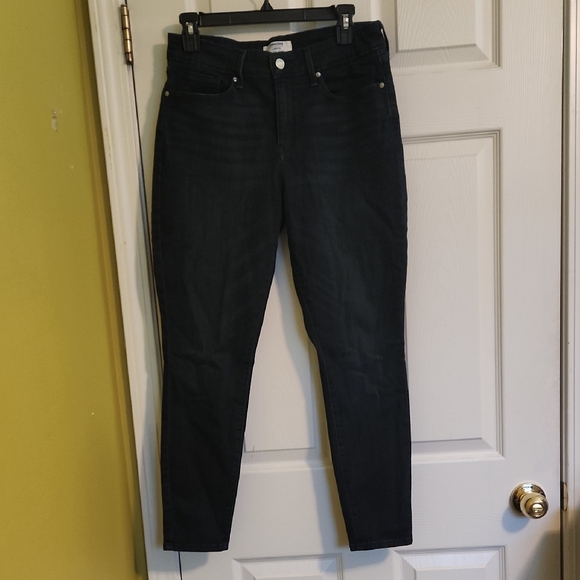 Denizen from Levi's Dark Skinny Jeans - Picture 1 of 7